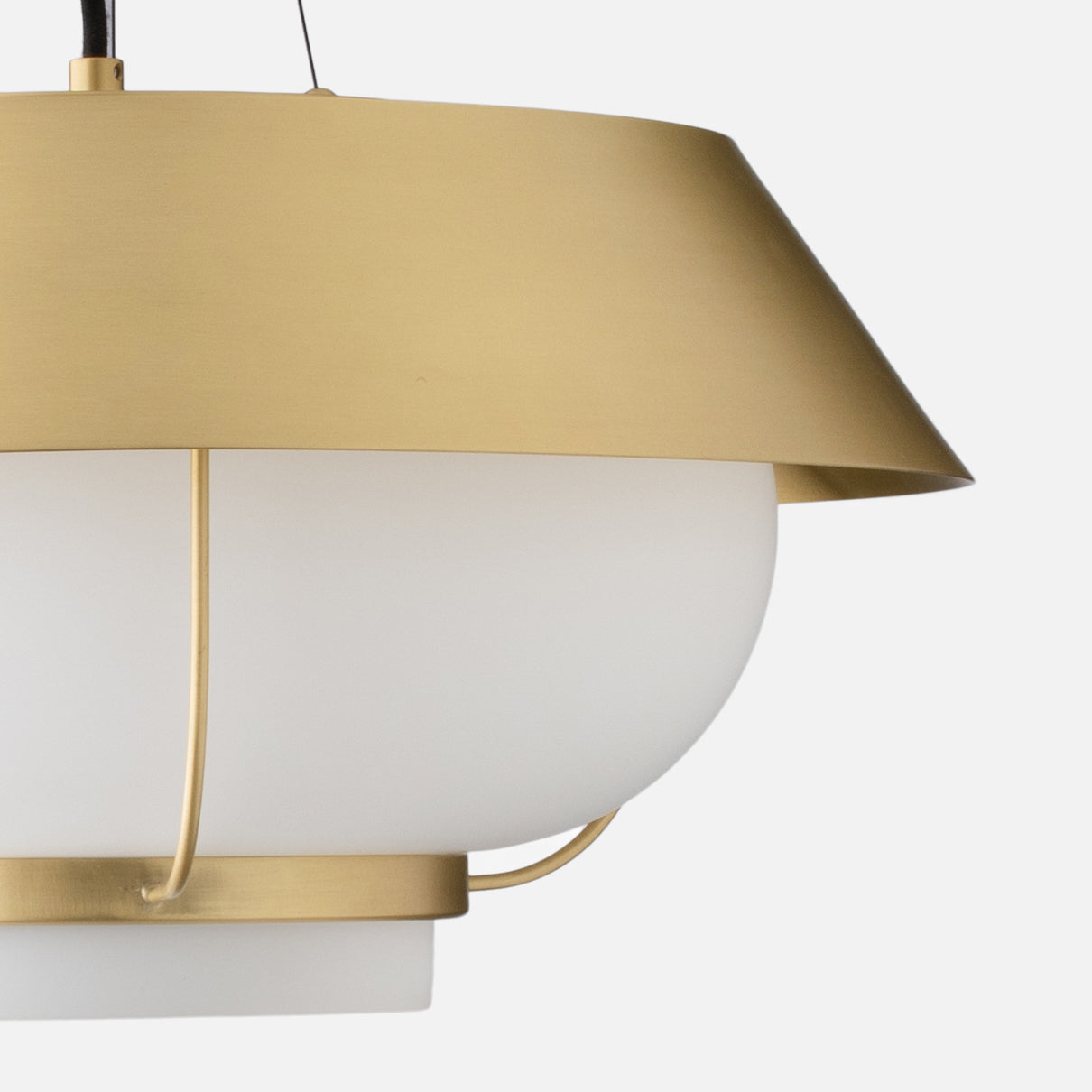 fall25_148277_alfred-20_-pendant-nb-detail_silo_1x1_jw-1.jpg