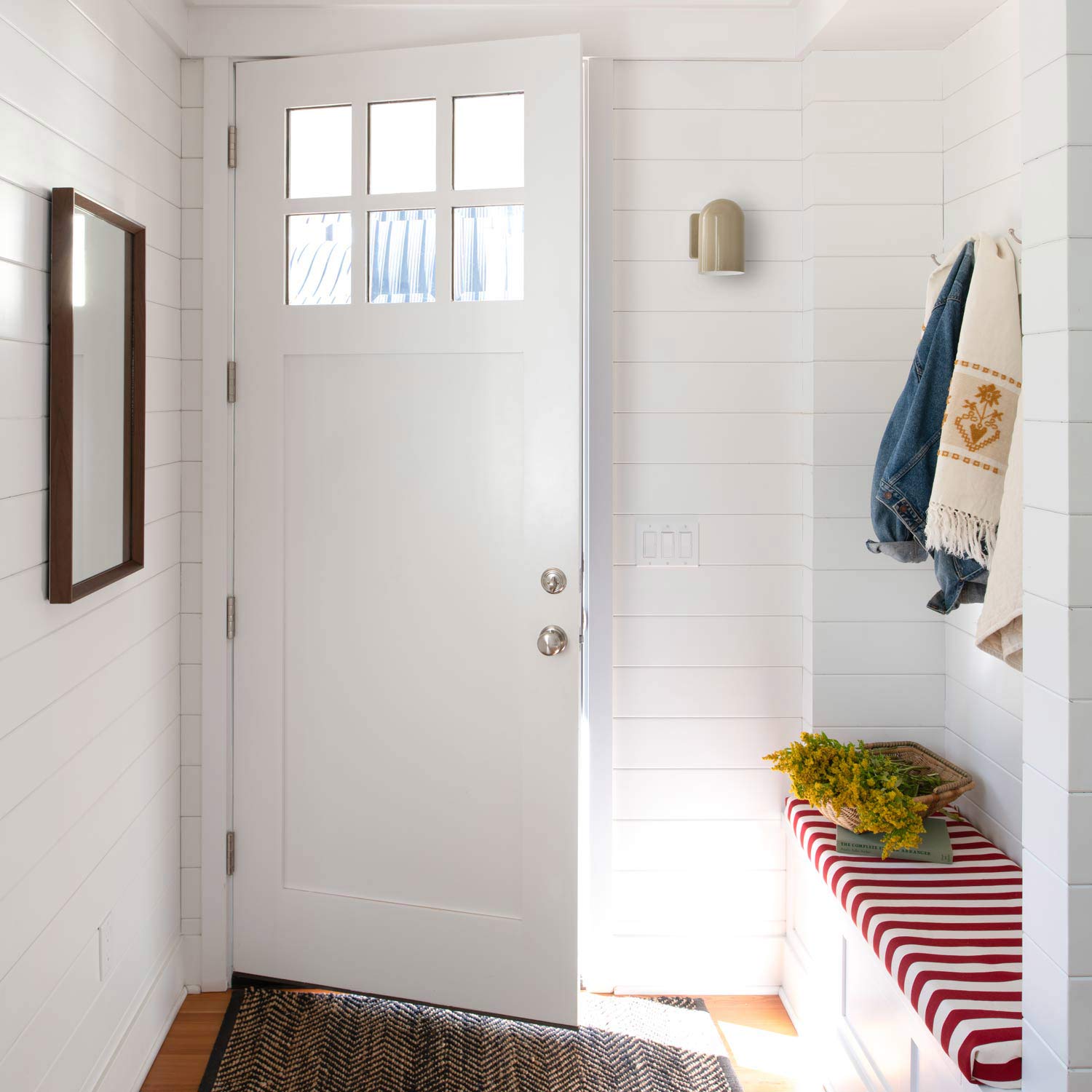 products_976IndoorFront_ff_web-1.jpg